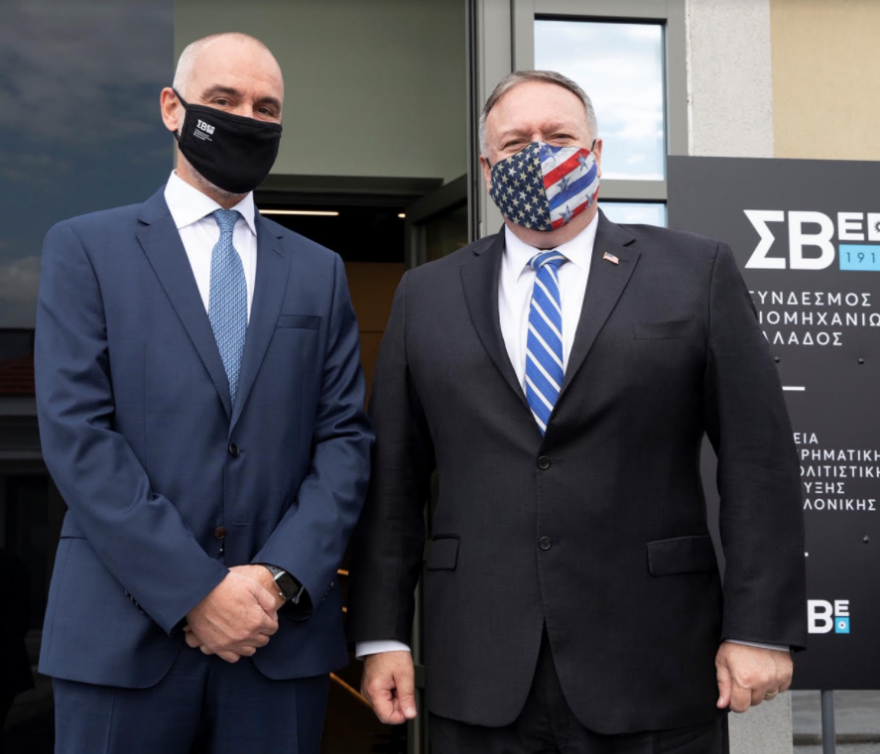 Γιατί πήγε στα γραφεία του ΣΒΕ ο Μάικ Πομπέο