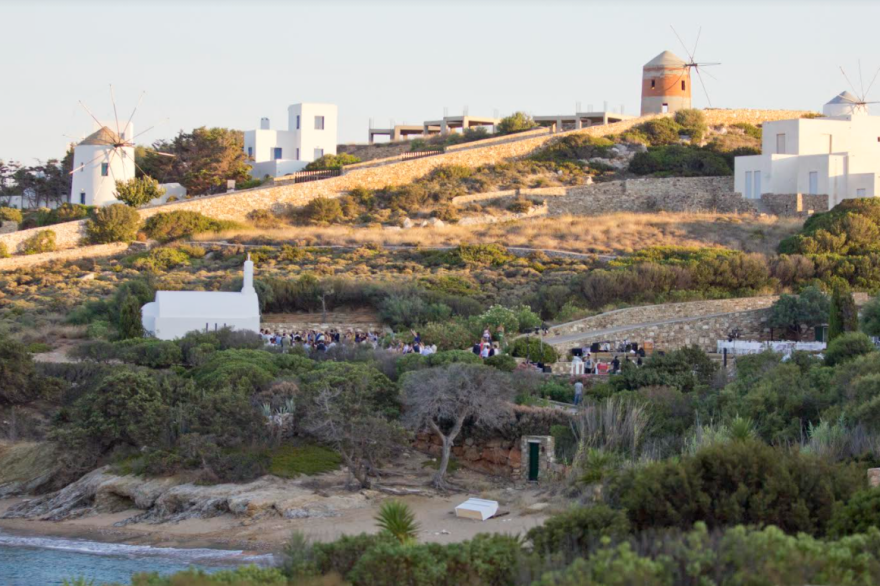 Φωτογραφίες-ντοκουμέντο: Δείτε πώς η ΕΥΠ παρακολουθούσε τον γάμο της κόρης Καραβέλα