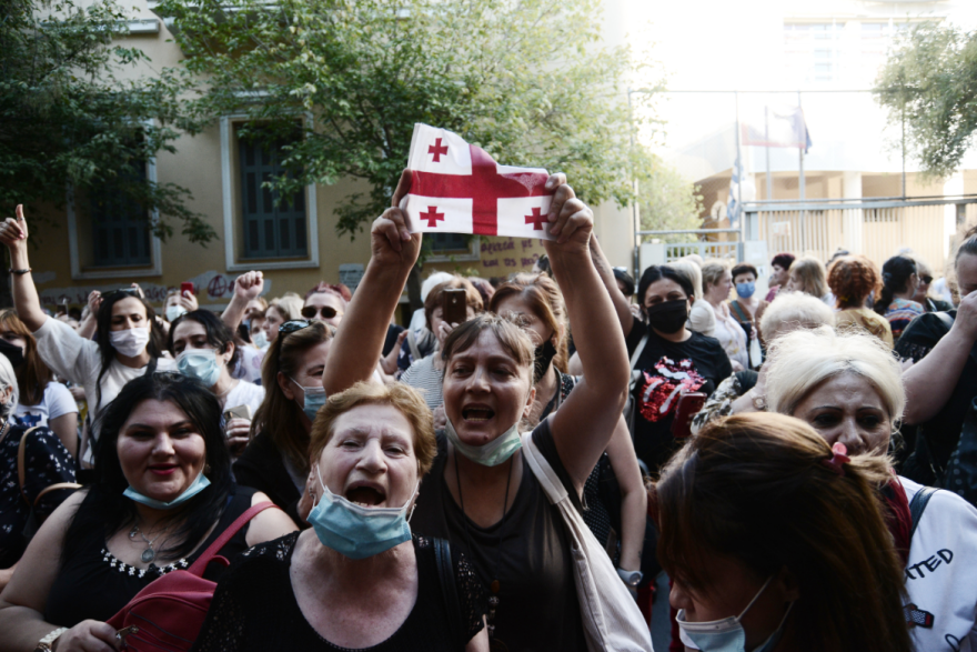 Ένταση σε εκδήλωση Γεωργιανών στο κέντρο της Αθήνας - Δείτε φωτογραφίες