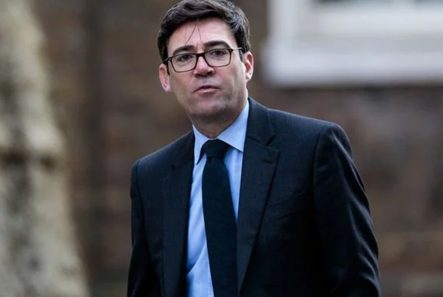 Βρετανία: Τρία επίπεδα lockdown ανακοινώνει ο Μπόρις Τζόνσον - Δείτε σχετικούς χάρτες