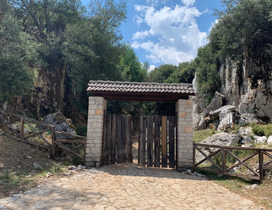 Βίντεο: Αναρρίχηση στο Φαράγγι του Μπουζουνίκου στην Κοιλάδα Αχελώου