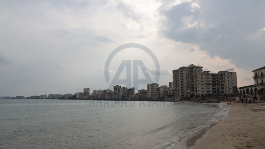 Φωτογραφίες από τα λεηλατημένα Βαρώσια του «πορθητή» Ερντογάν