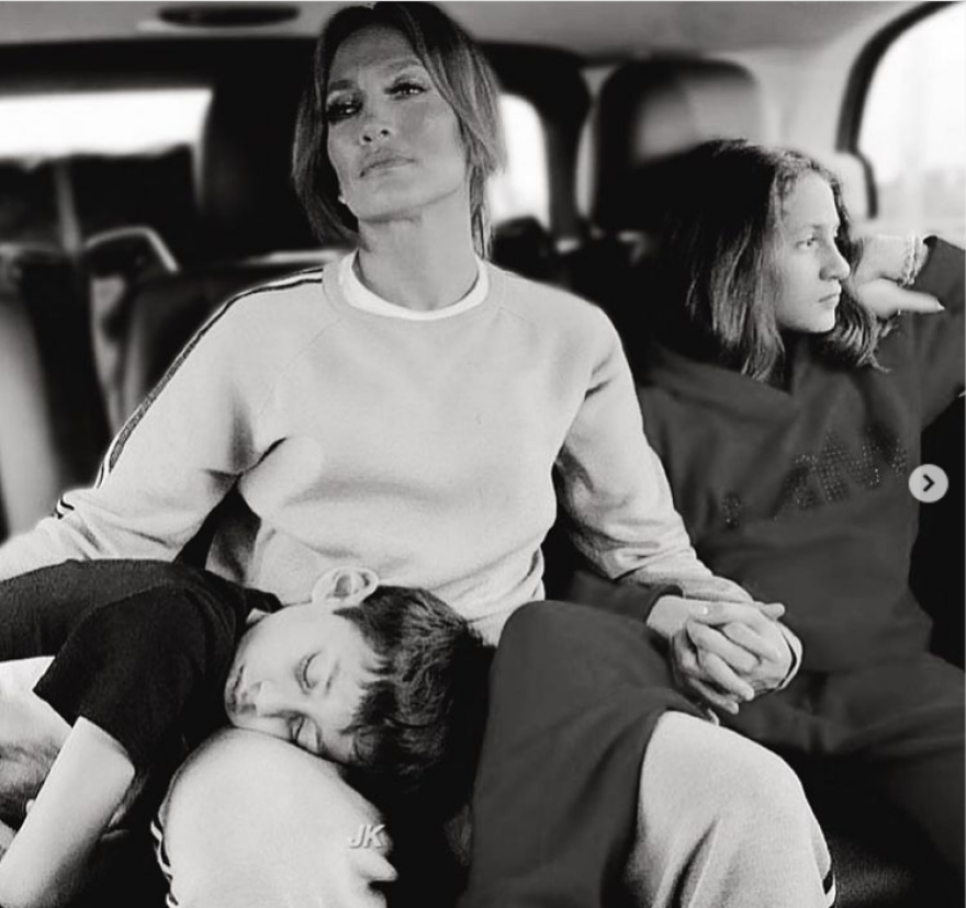 Η Τζένιφερ Λόπεζ απολαμβάνει την καραντίνα: Βρήκα χρόνο για τα παιδιά μου