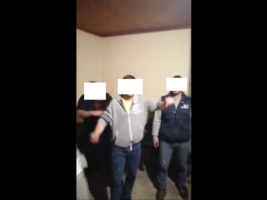 «Κορωνογλέντι» με κλαρίνα στο Βελεστίνο εν μέσω lockdown