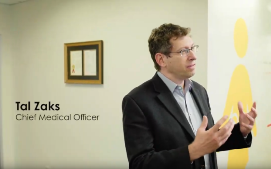 «Καμπανάκι» από τον επικεφαλής γιατρό της Moderna: Το εμβόλιο δεν θα επαναφέρει αμέσως την κανονικότητα