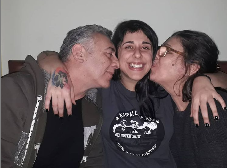 Ποια είναι η Super Κική: Η ζωή της, βίντεο, φωτογραφίες και τα «μπράβο» που είχε το θάρρος να μιλήσει