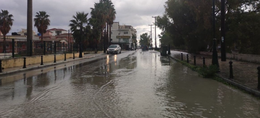 Καιρός: Ισχυρές καταιγίδες τις επόμενες ώρες -  Νέοι χάρτες