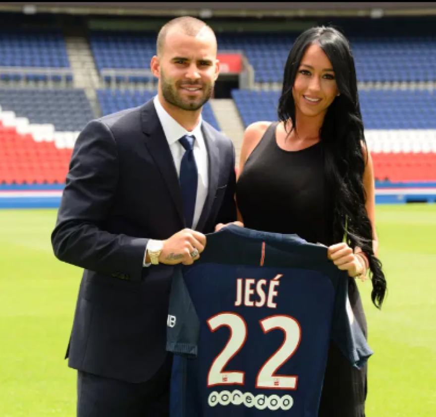 Δείτε βίντεο: Η Παρί… τελείωσε τον Χεσέ μετά από ερωτικό σκάνδαλο - Τον έπιασε στα «πράσα» η σύζυγός του