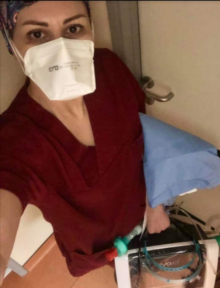 Κορωνοϊός - Γράμματα σε γιατρούς που συγκλονίζουν: Βοηθήστε τον μπαμπάκα μου, πρέπει να μεγαλώσει την αδερφή μου 