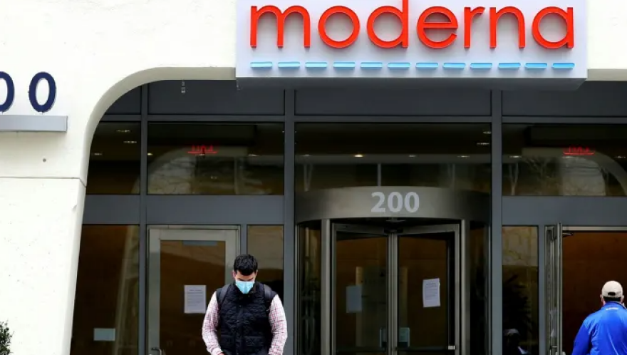 Εμβόλιο για κορωνοϊο: Πριν το τέλος του χρόνου οι εμβολιασμοί στην ΕΕ - «Πράσινο φως» στο εμβόλιο της Moderna
