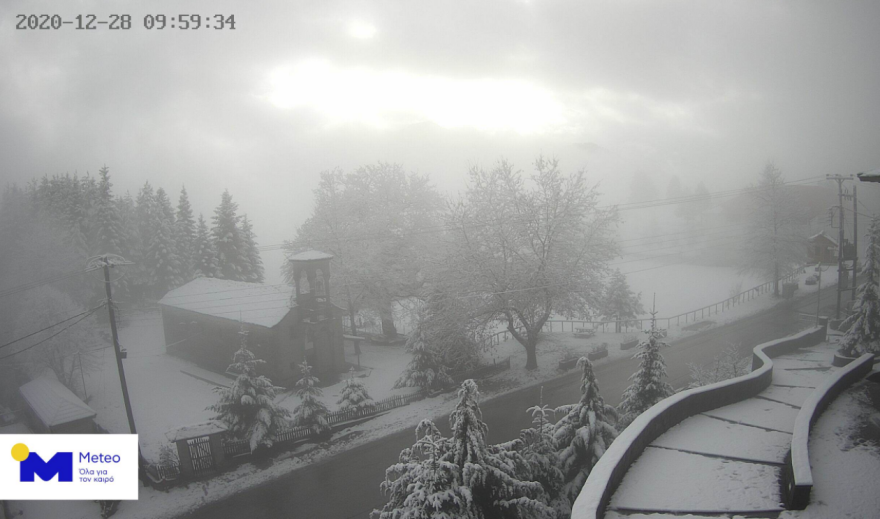 Καιρός: Φωτογραφίες από το χιονισμένο Μέτσοβο και το Πάπιγκο Ιωαννίνων  