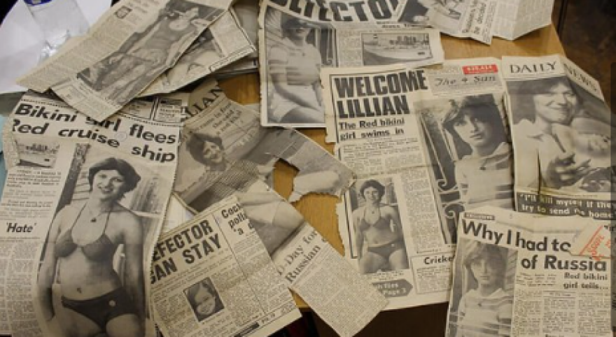 Όταν το «κορίτσι με το κόκκινο μπικίνι» από τη Σοβιετική Ένωση αυτομόλησε... κολυμπώντας στην Αυστραλία