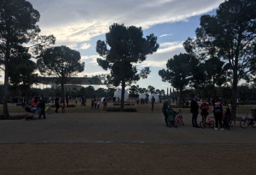 Κυριακάτικη βόλτα για εκατοντάδες Αθηναίους στο ΚΠΙΣΝ - Δείτε φωτογραφίες