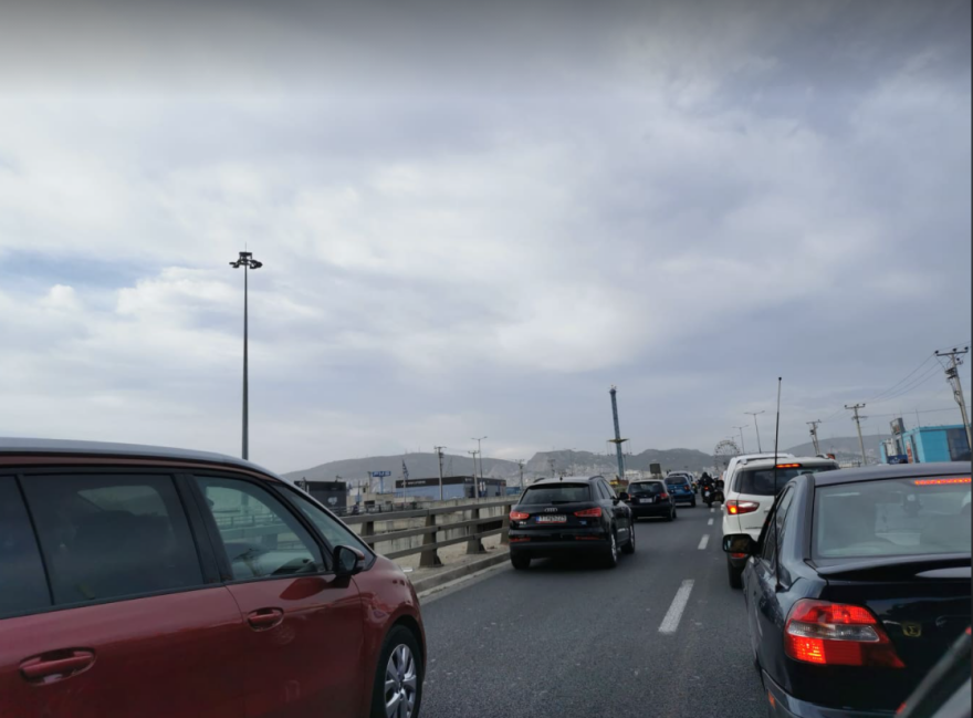 Κίνηση στους δρόμους: Μποτιλιάρισμα στον Κηφισό, λόγω τροχαίου - Live εικόνα