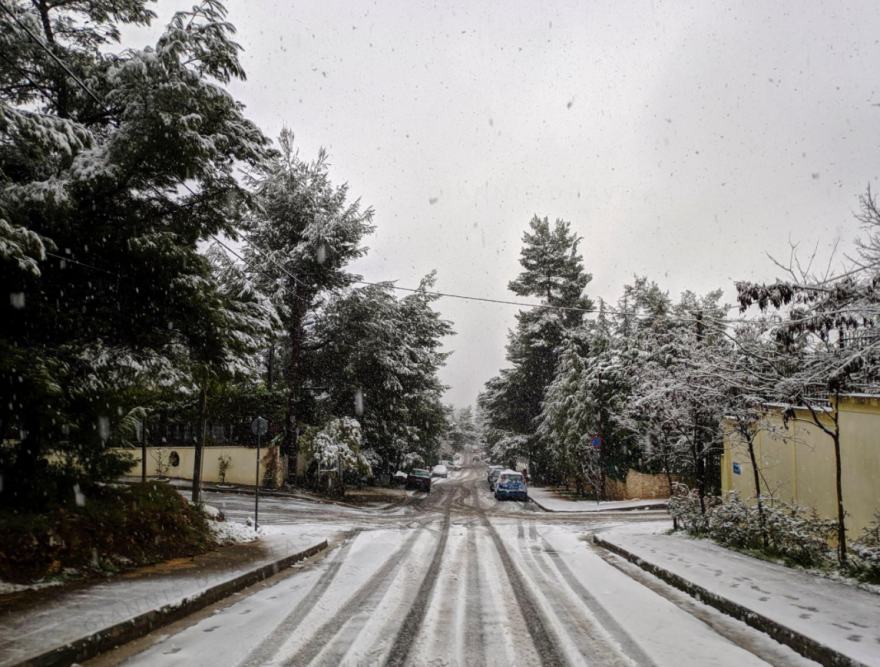 Καιρός - Κακοκαιρία Μήδεια: Χιόνια από το Σαββατοκύριακο και μέσα στην Αθήνα, βρέχει ήδη στα δυτικά - Νέοι χάρτες, βίντεο