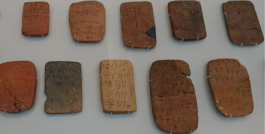 Γραμμική Α: Μπορεί η σύγχρονη τεχνολογία να «σπάσει» τον «κώδικα» της μινωικής γραφής;