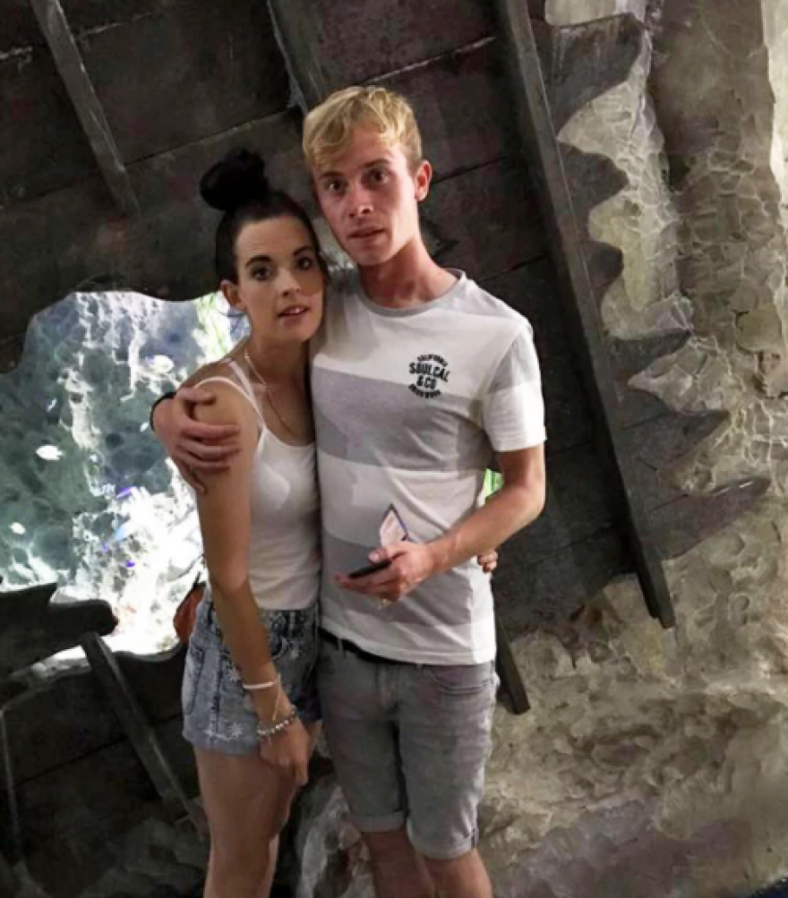 Όταν η κόρη πήγε στο νοσοκομείο να γεννήσει, η μάνα της το έσκασε με τον πατέρα του μωρού!