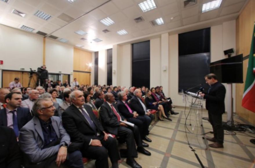 Δείτε βίντεο: Ο Λιγνάδης καλεσμένος του Βούτση σε εκδήλωση της Βουλής για τον Μαντέλα το 2018