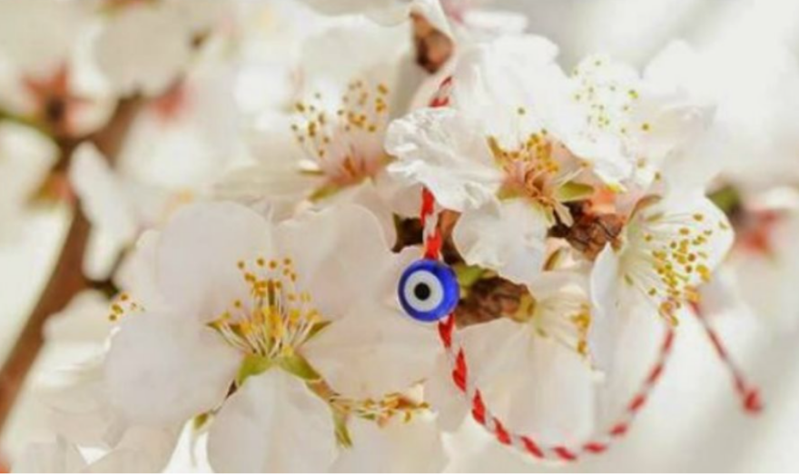 «Μάρτης» ή «Μαρτιά»: Τι συμβολίζει το βραχιολάκι του Μαρτίου - Τα έθιμα σε Βουλγαρία και Ρουμανία