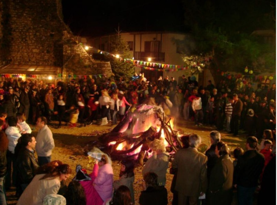 Τσικνοπέμπτη: Τι γιορτάζουμε σήμερα - Πώς προέκυψε το έθιμο με το ψήσιμο του κρέατος