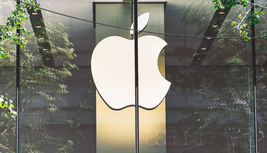 Η Apple κόβει τα πόδια στο Facebook με το iOS 14.5.1