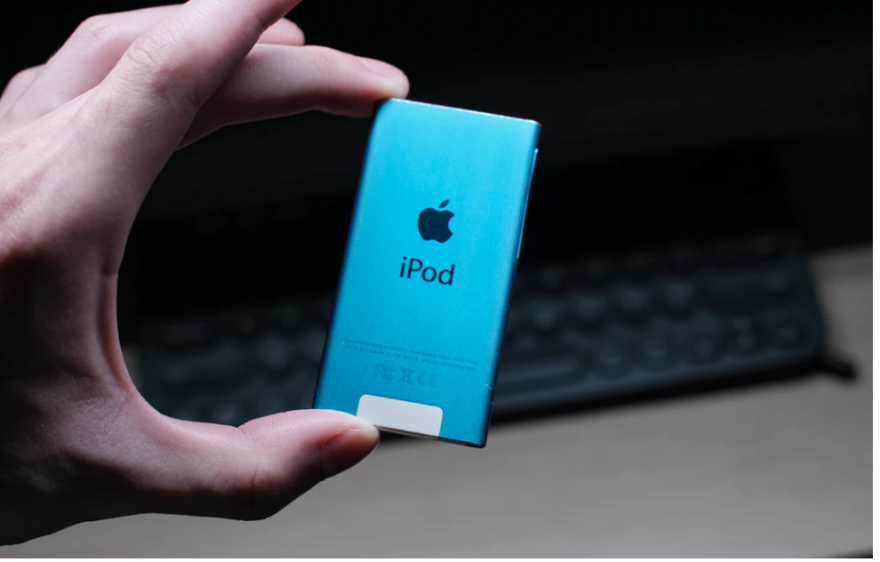 Apple: O χαρισματικός Στιβ Τζομπς και η «μαγική» ιστορία που άλλαξε τον κόσμο - Τι έγινε σαν σήμερα