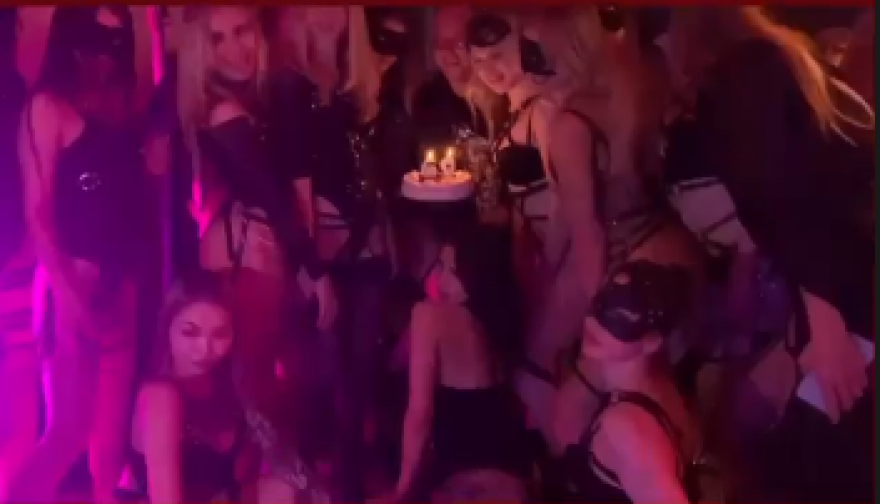 Πριν ξεγυμνωθούν στο Ντουμπάι, οι Ουκρανές καλλονές έδειχναν τα κάλλη τους στα Καρπάθια