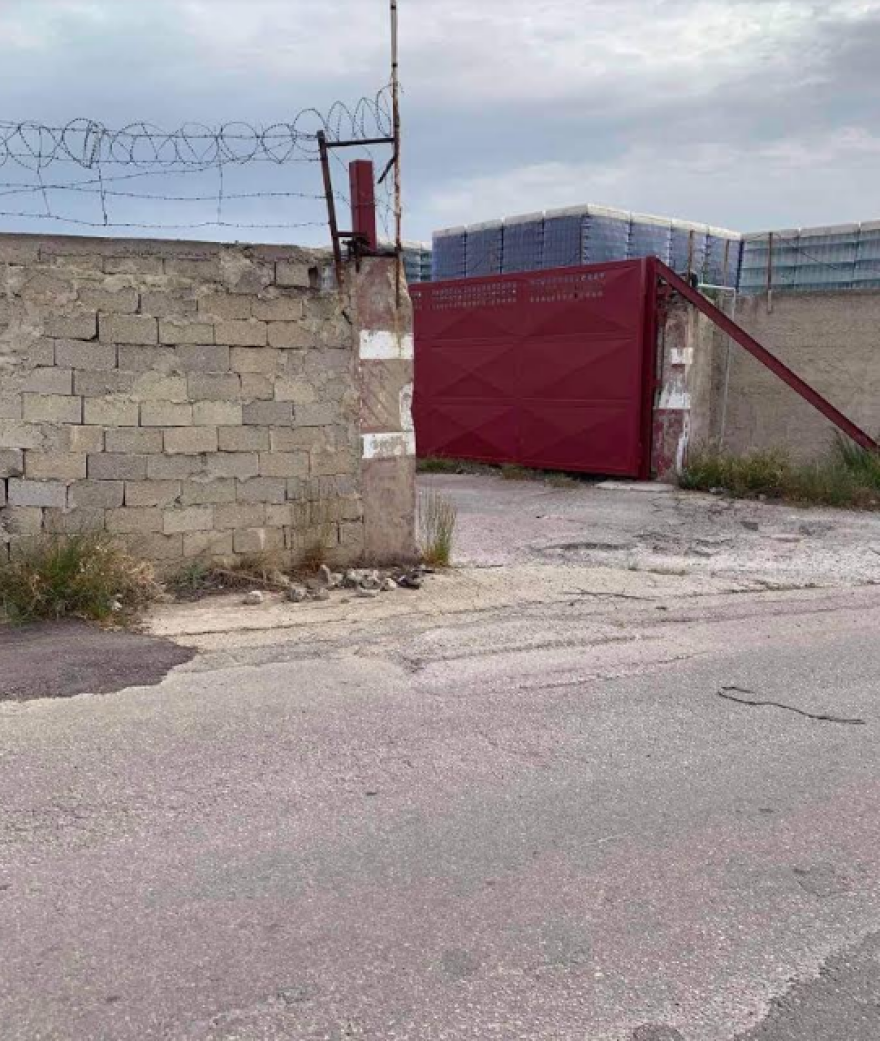 Λαθρεμπόριο καυσίμων: Μεγάλη επιχείρηση σε πρατήρια και αποθήκες