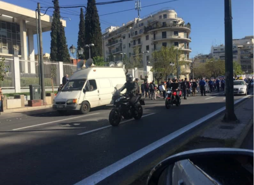 Κίνηση: Μετ΄ εμποδίων η κυκλοφορία στο κέντρο - Πορεία ΠΟΕΔΗΝ προς το υπουργείο Υγείας