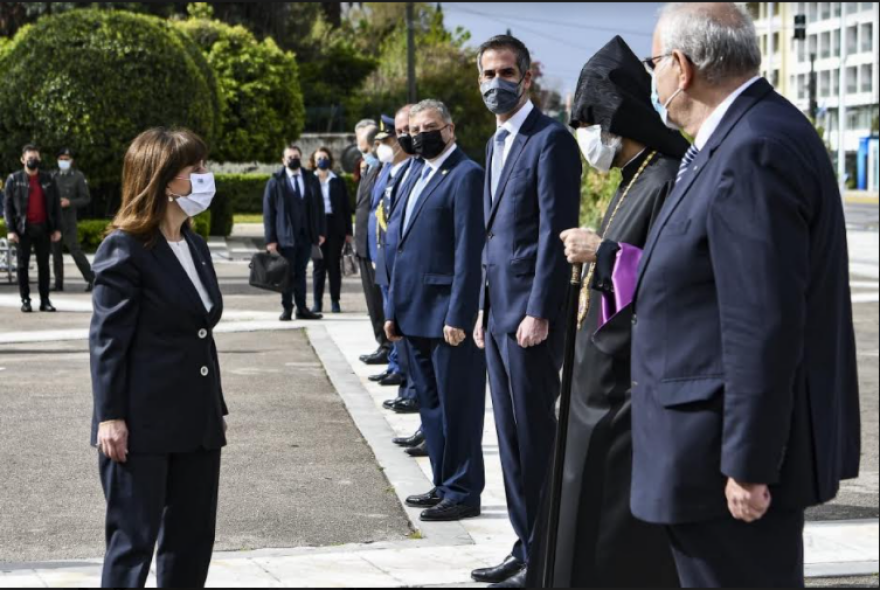 Σακελλαροπούλου - Γενοκτονία Αρμενίων: «Ενωνόμαστε με τις αρμενικές κοινότητες για τη μνήμη των θυμάτων»