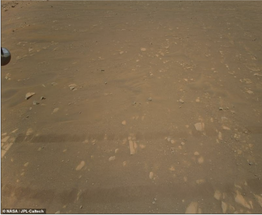 NASA: Οι πρώτες εντυπωσιακές και έγχρωμες εικόνες από τον πλανήτη Άρη