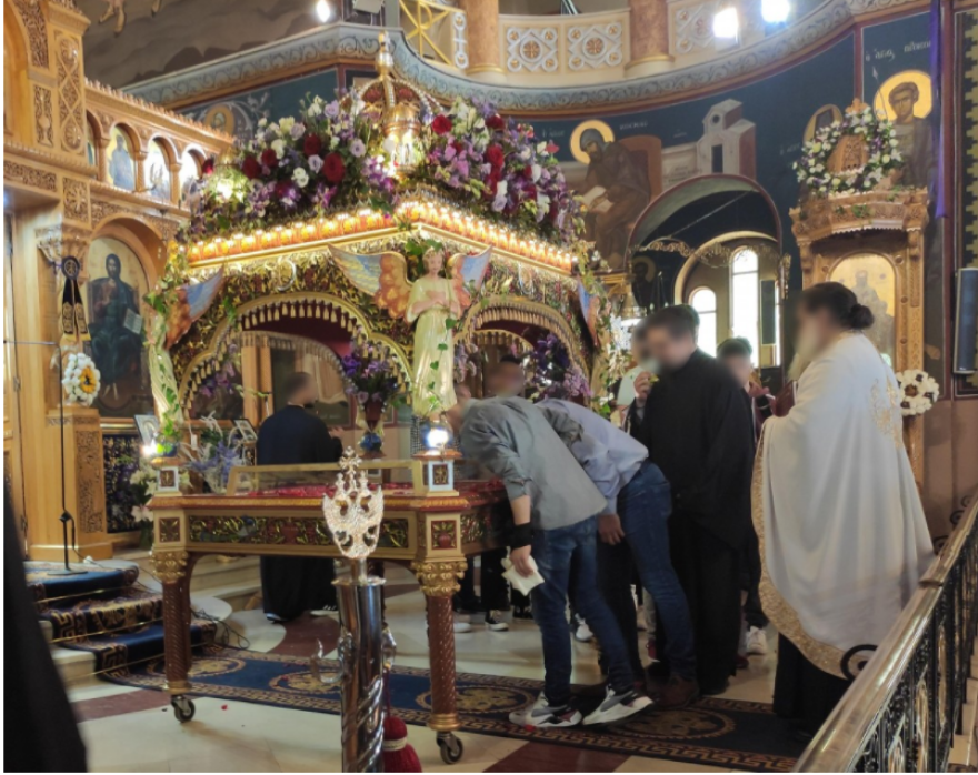 Μεγάλη Παρασκευή: Οι Μεγάλες Ώρες, η Αποκαθήλωση και ο Επιτάφιος Θρήνος - Δείτε φωτογραφίες 