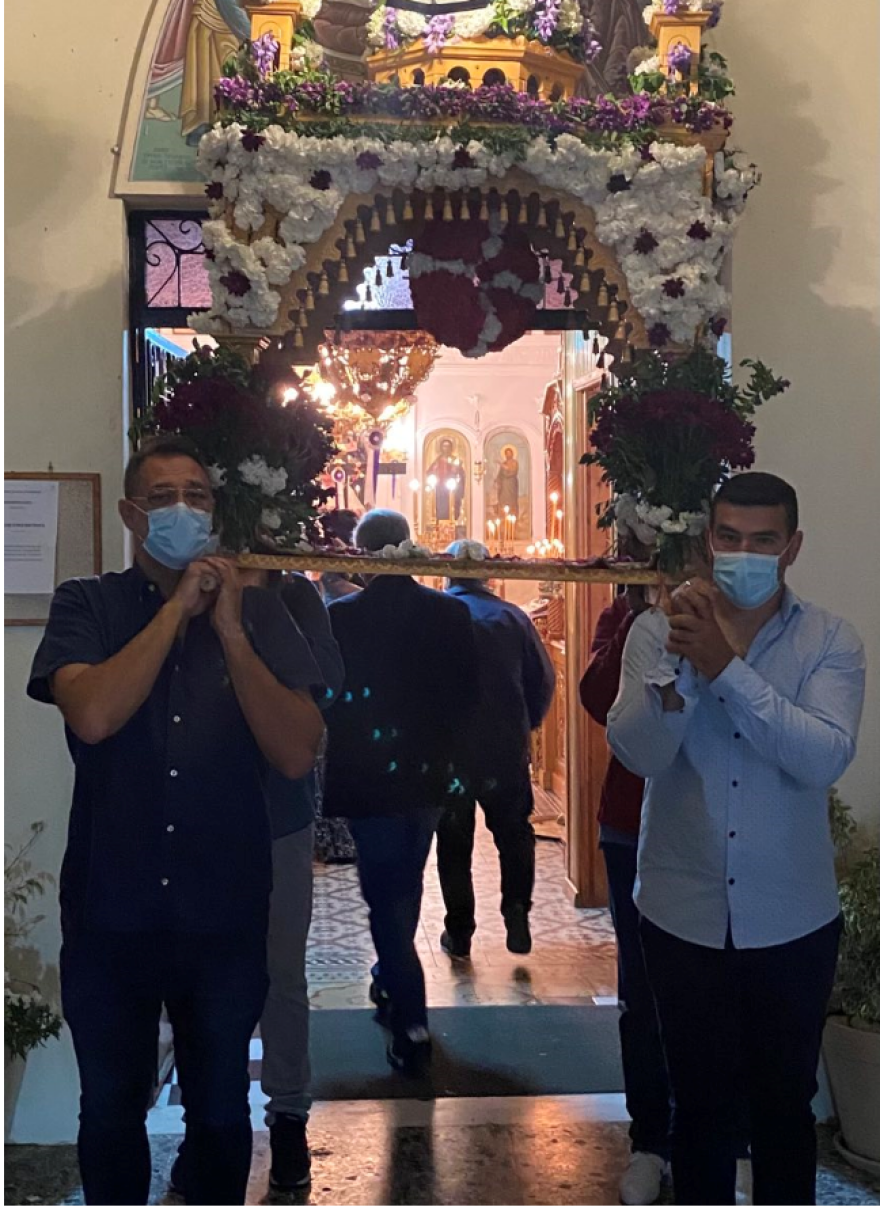 Ο Γιώργος Ντάβλας σήκωσε τον Επιτάφιο στην εκκλησία της Ερυμάνθειας Αχαΐας