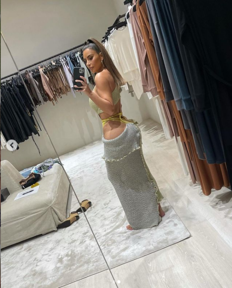 Κιμ Καρντάσιαν: Το κακοσχεδιασμένο φόρεμα και η κριτική των followers - Φωτογραφίες
