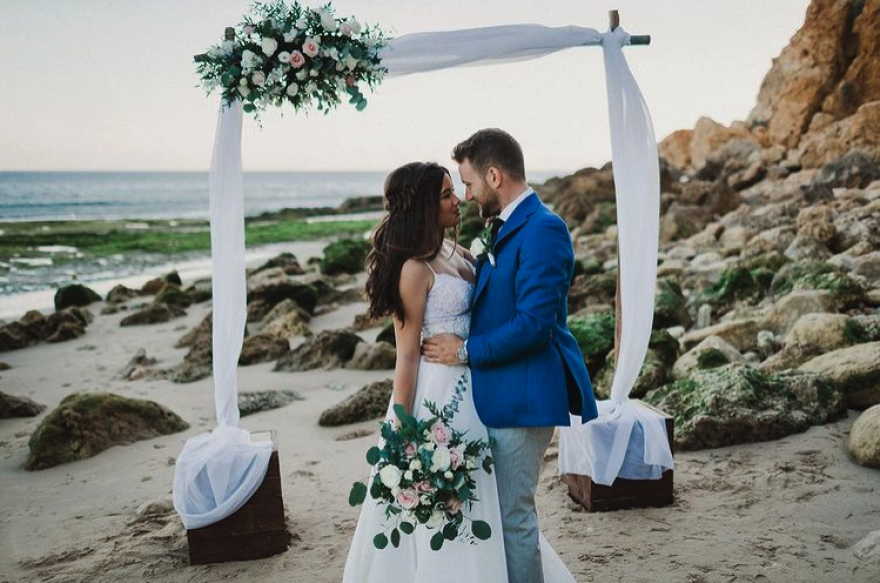 Έγκλημα στα Γλυκά Νερά: Η ζωή του Μπάμπη και της Καρολάιν που κόπηκε τόσο βίαια (φωτογραφίες)