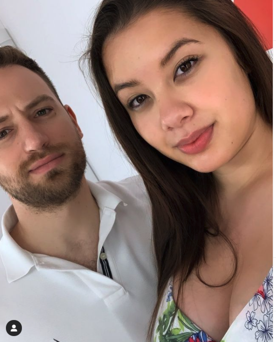 Έγκλημα στα Γλυκά Νερά: Η ζωή του Μπάμπη και της Καρολάιν που κόπηκε τόσο βίαια (φωτογραφίες)