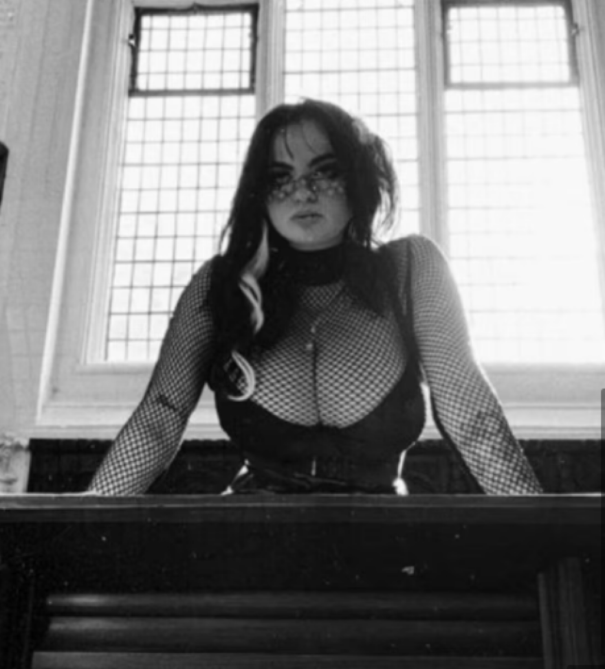 Ρούπερτ Μέρντοχ: Η ταραγμένη εφηβεία της εγγονής του - Το bullying, η βουλιμία, τα ναρκωτικά και η λύτρωση