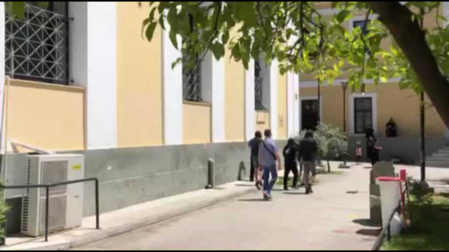 Επίθεση στον 60χρονο στη Νέα Σμύρνη: Ελεύθεροι με όρους οι πέντε κατηγορούμενοι, ζήτησαν συγγνώμη