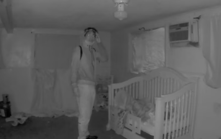 Ανατριχιαστικό βίντεο: Η στιγμή που άνδρας αρπάζει 4χρονο από το κρεβατάκι του - Βρέθηκε νεκρό λίγες ώρες μετά!