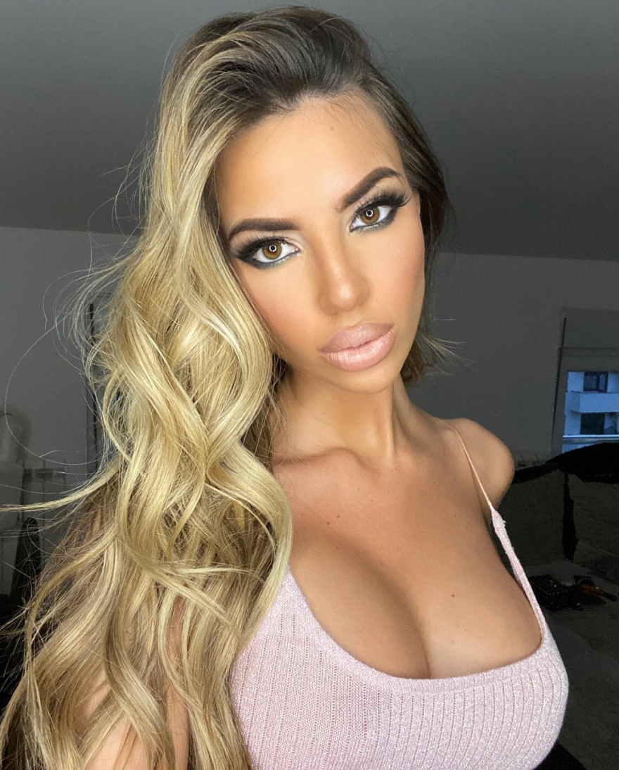 Νεαρά μοντέλα, σέξι μπικίνι και άφθονη σαμπάνια - «Τα έσπασε» στο Bachelorette party της η μέλλουσα κυρία Μίτροβιτς