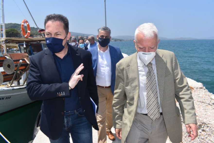 Στέλιος Πέτσας: «Αυτοψία» στις πληγείσες από την πρόσφατη κακοκαιρία περιοχές της Μυτιλήνης 