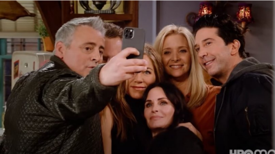 Φιλαράκια: Ετοιμάζουν reunion στη μνήμη του Μάθιου Πέρι