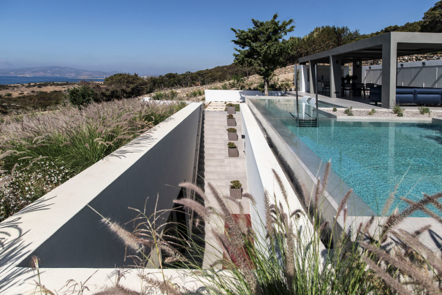 Aνω κάτω η Πάρος με το σοφτ πορνό ριάλιτι που γυρίζεται στο νησί