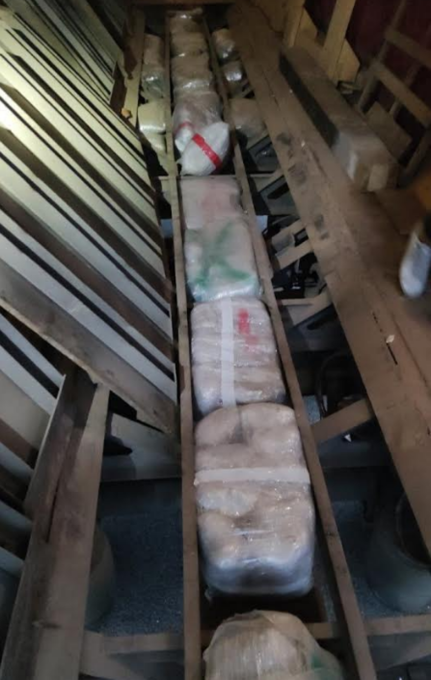 Τελωνείο Ευζώνων: Σε επικαθήμενο φορτηγού έκρυβε 167 κιλά κάνναβης