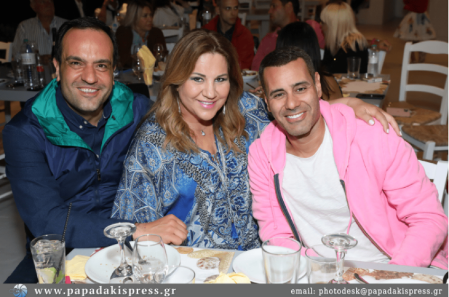 Μύκονος: Πάρτι για τα 10 χρόνια γάμου της Δέσποινας Μοιραράκη - Δείτε φωτογραφίες