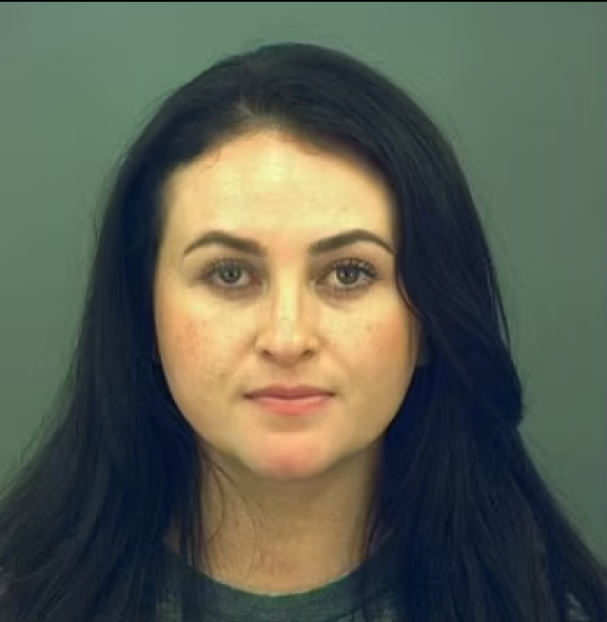 Τέξας: Συνελήφθη επειδή παρίστανε τη 13χρονη κόρη της στο σχολείο - Δείτε βίντεο