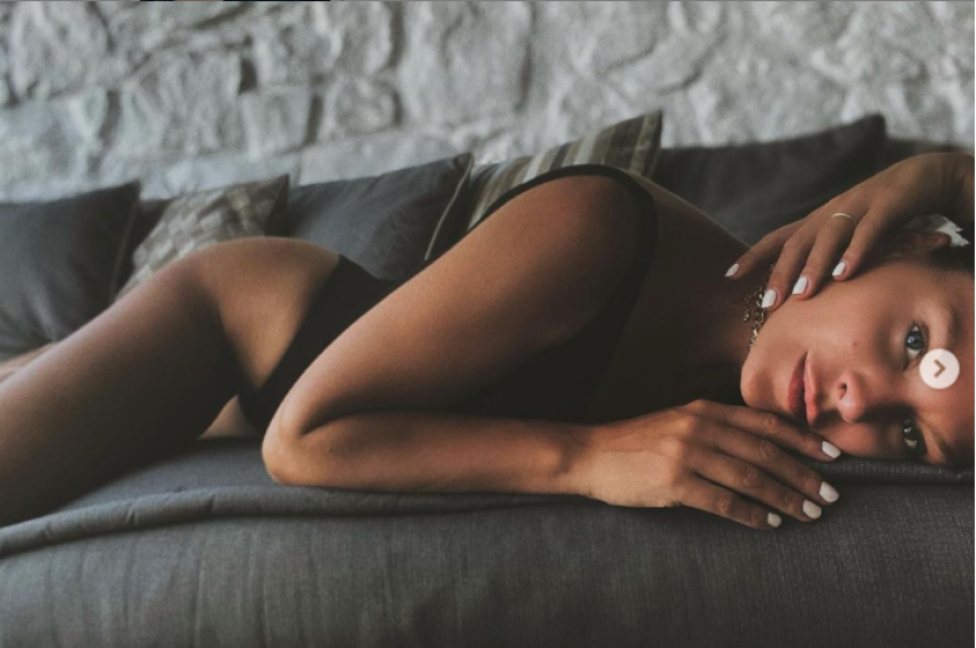 Υβόννη Μπόσνιακ: Πιο αποκαλυπτική από ποτέ - Οι φωτογραφίες μιλούν από μόνες τους