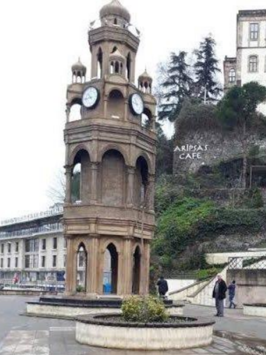 Τουρκία: Καταστράφηκε αντίγραφο του καμπαναριού της Κερασούντας