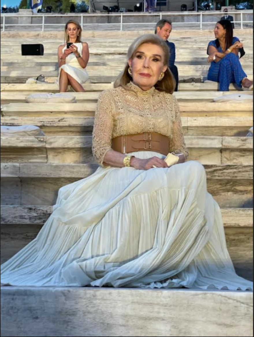 Επίδειξη Dior: Οι αριστοκρατικές εμφανίσεις των Μαριάννας Βαρδινογιάννη - Μαρέβας Μητσοτάκη-Γκραμπόφσκι