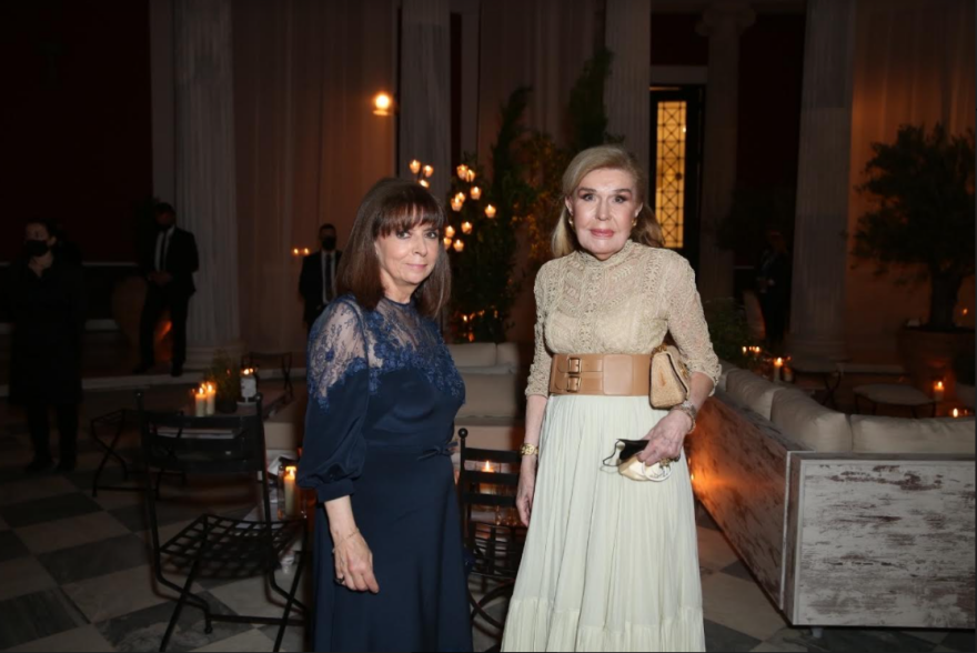 Επίδειξη Dior: Οι αριστοκρατικές εμφανίσεις των Μαριάννας Βαρδινογιάννη - Μαρέβας Μητσοτάκη-Γκραμπόφσκι